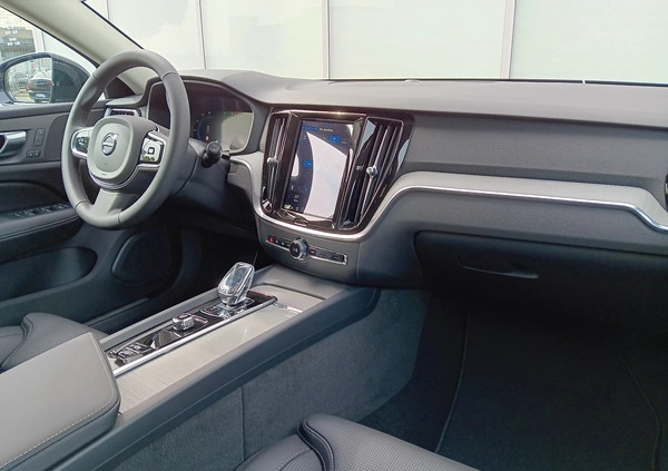 Volvo V60 cena 220999 przebieg: 10, rok produkcji 2024 z Nowy Targ małe 92